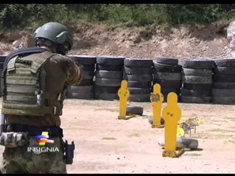 Entrenamiento de tiro preciso en el campo militar