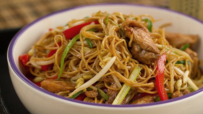 Cocina F&aacute;cil: Prepara Chaumin de Pollo en Casa