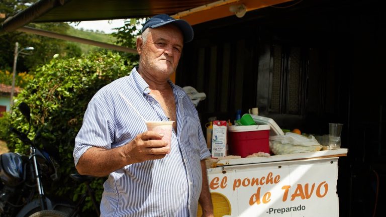 Receta de Ponche Valluno: Un Refrescante Clásico de la Cocina Peruana