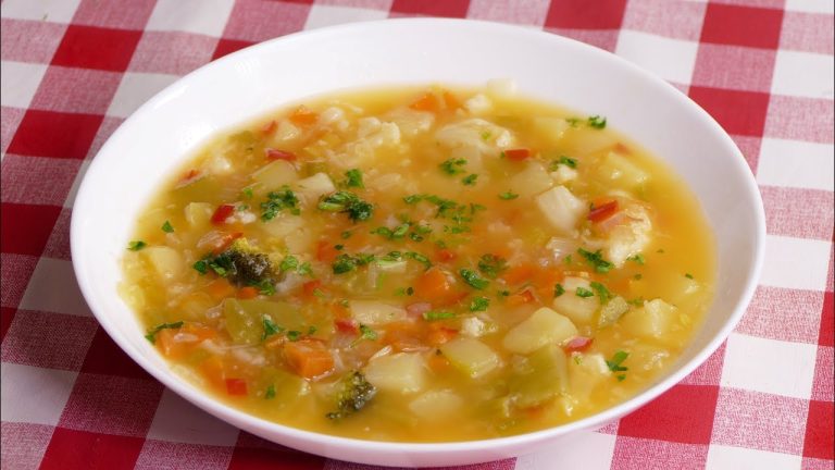 Cocinando una deliciosa Sopa de Legumbres: Receta Fácil y Saludable